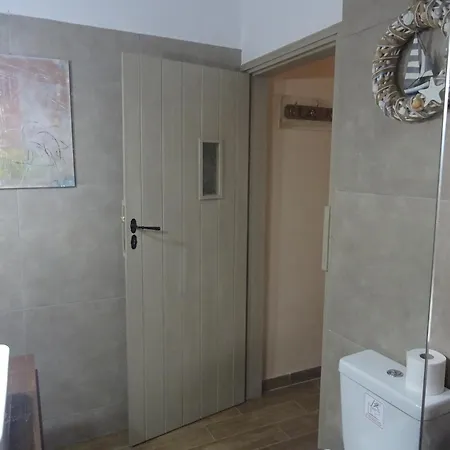 Aspasia House إيتيلو