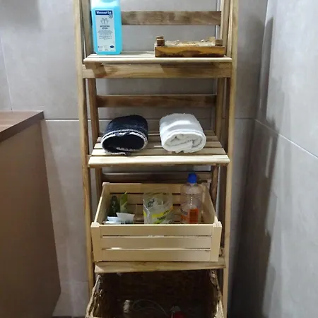 Aspasia House Ítilo
