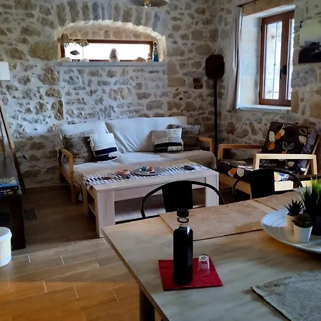Aspasia House * Οίτυλο