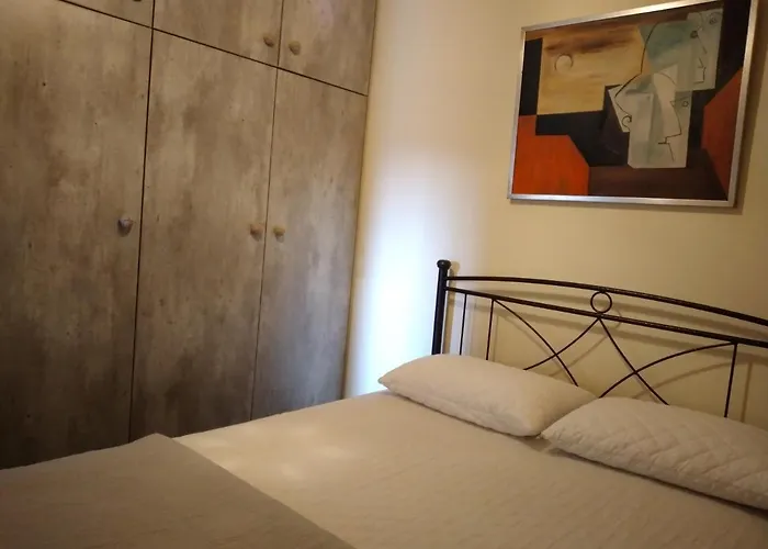 Aspasia House Итилон